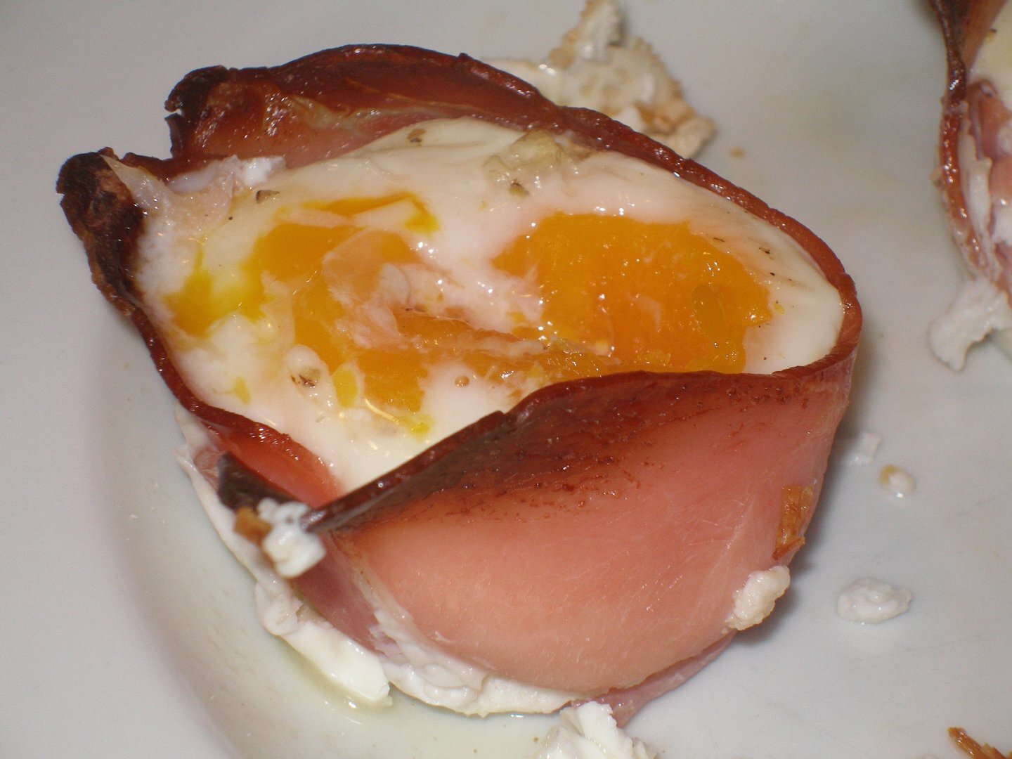 Oeuf cocotte en nid de jambon cru Recette Ptitchef