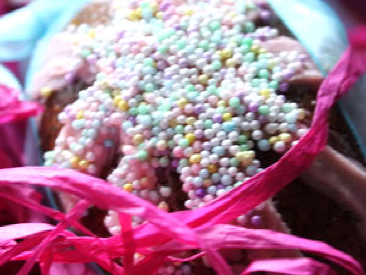 Oeuf de Pâques avec la génoise facile au chocolat de Julie Andrieu