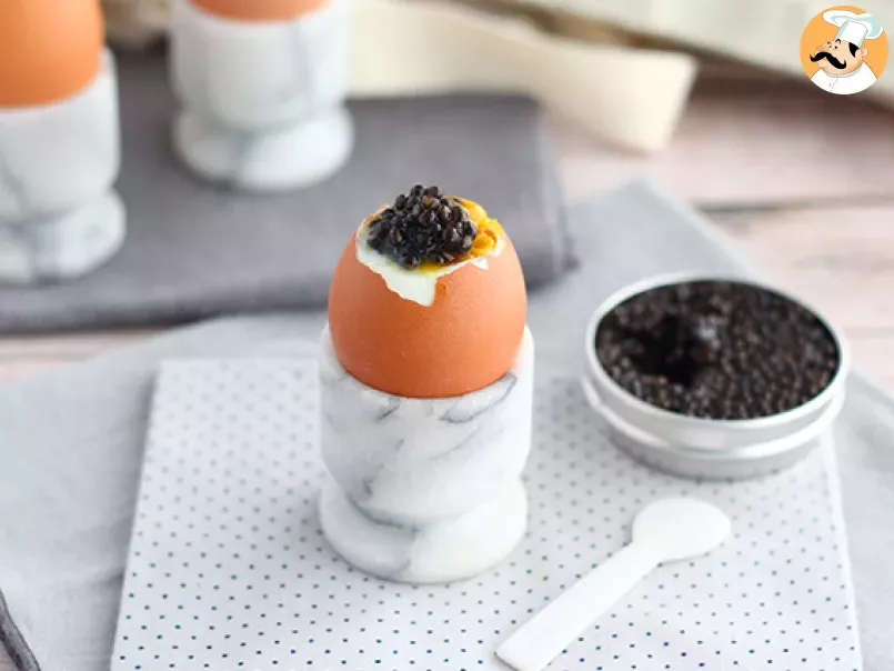 Œufs à la coque au caviar