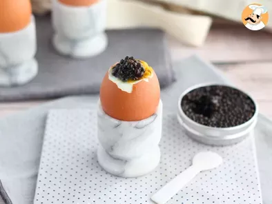 Œufs à la coque au caviar