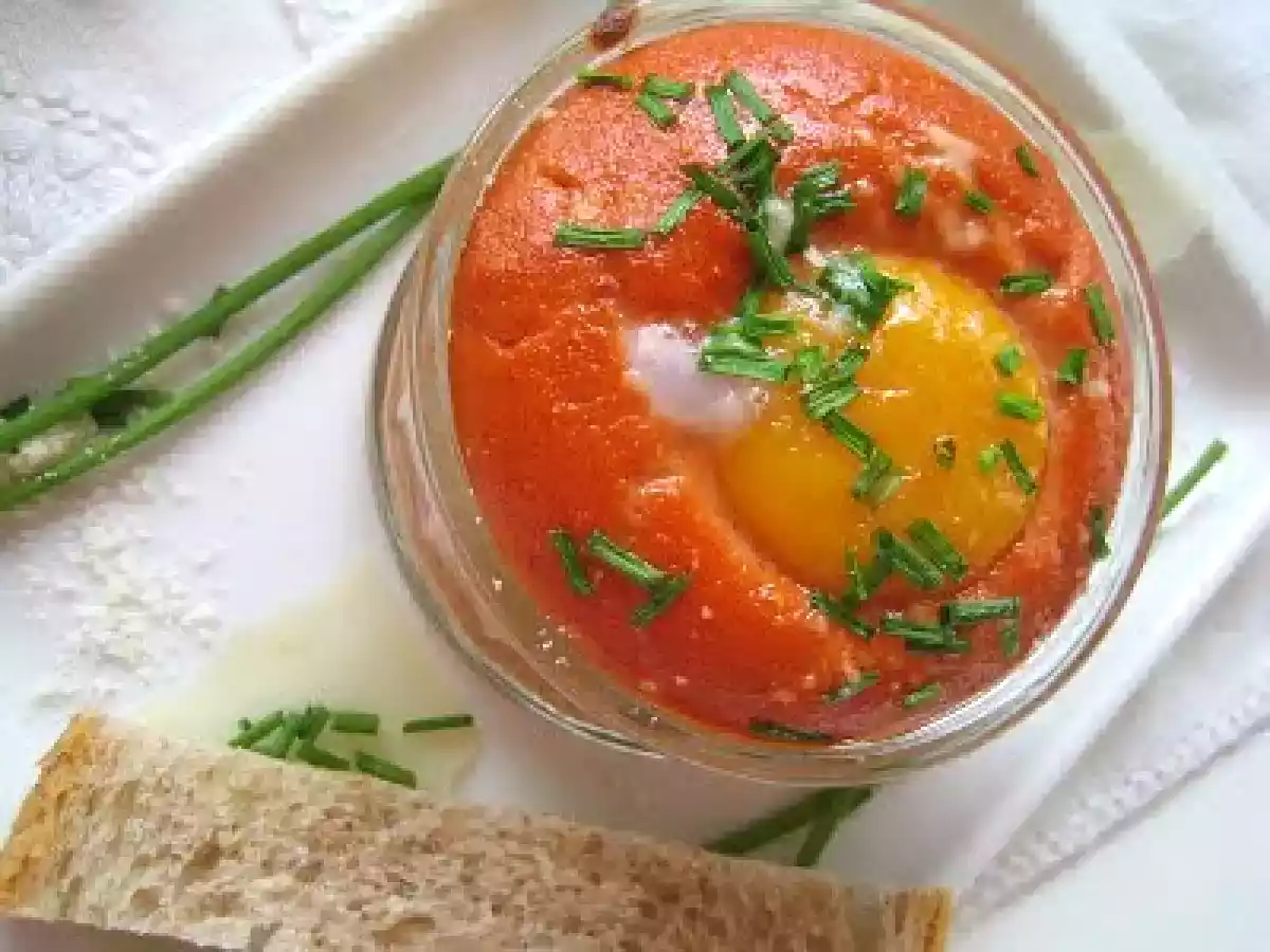 Oeufs cocotte à la tomate. - photo 3