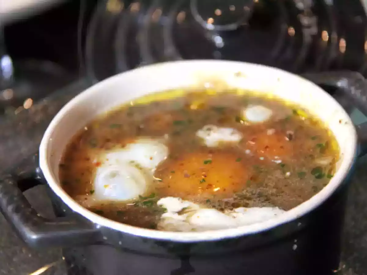 Oeufs cocotte au foie gras et aux marrons, mouillettes de cèpes