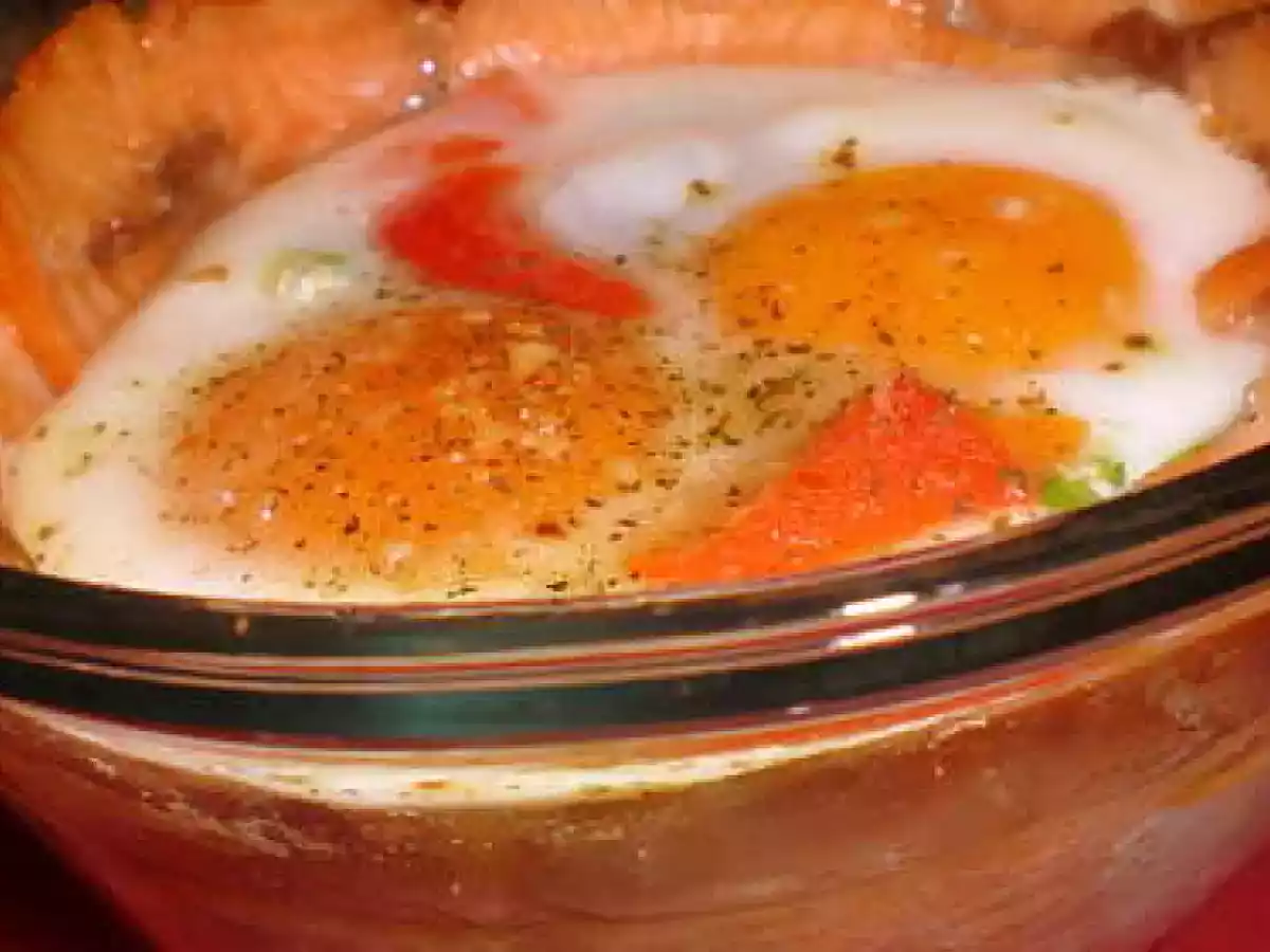 OEUFS COCOTTE AU SAUMON