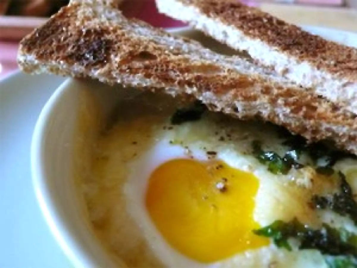 Oeufs cocotte aux champignons de Paris & comté