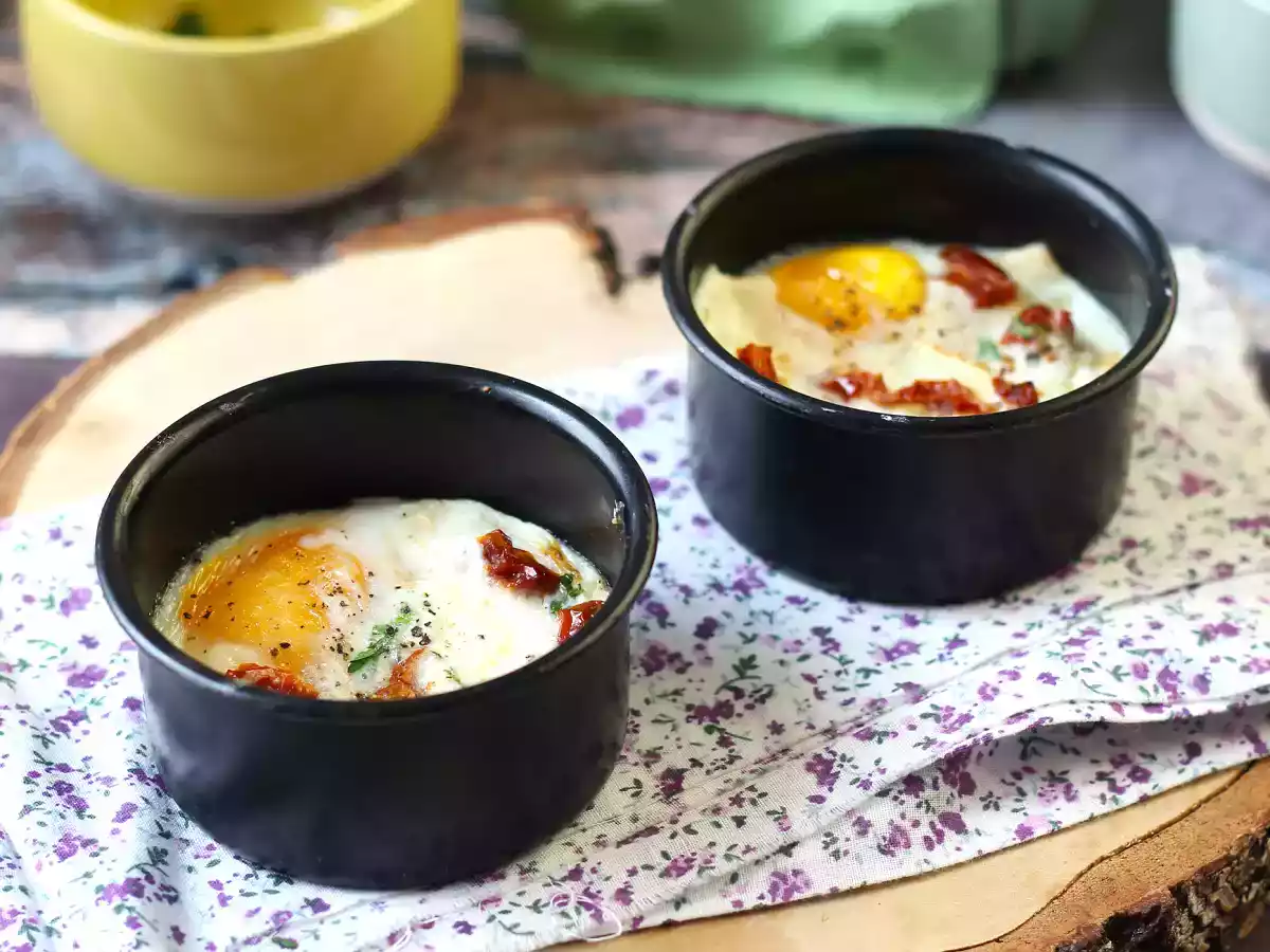 Oeufs cocotte chèvre et tomates séchées au Air Fryer! - photo 3