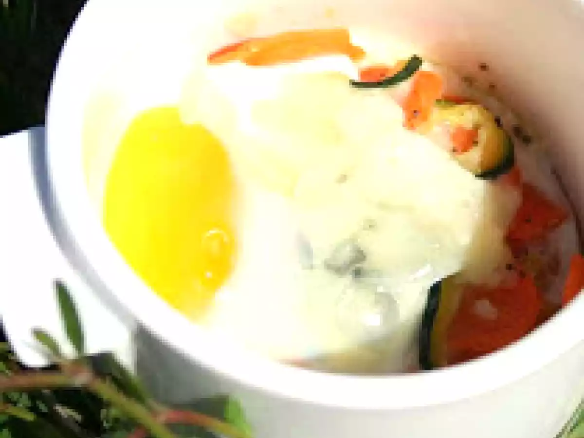 Oeufs cocotte courgettes, boursin et noisettes