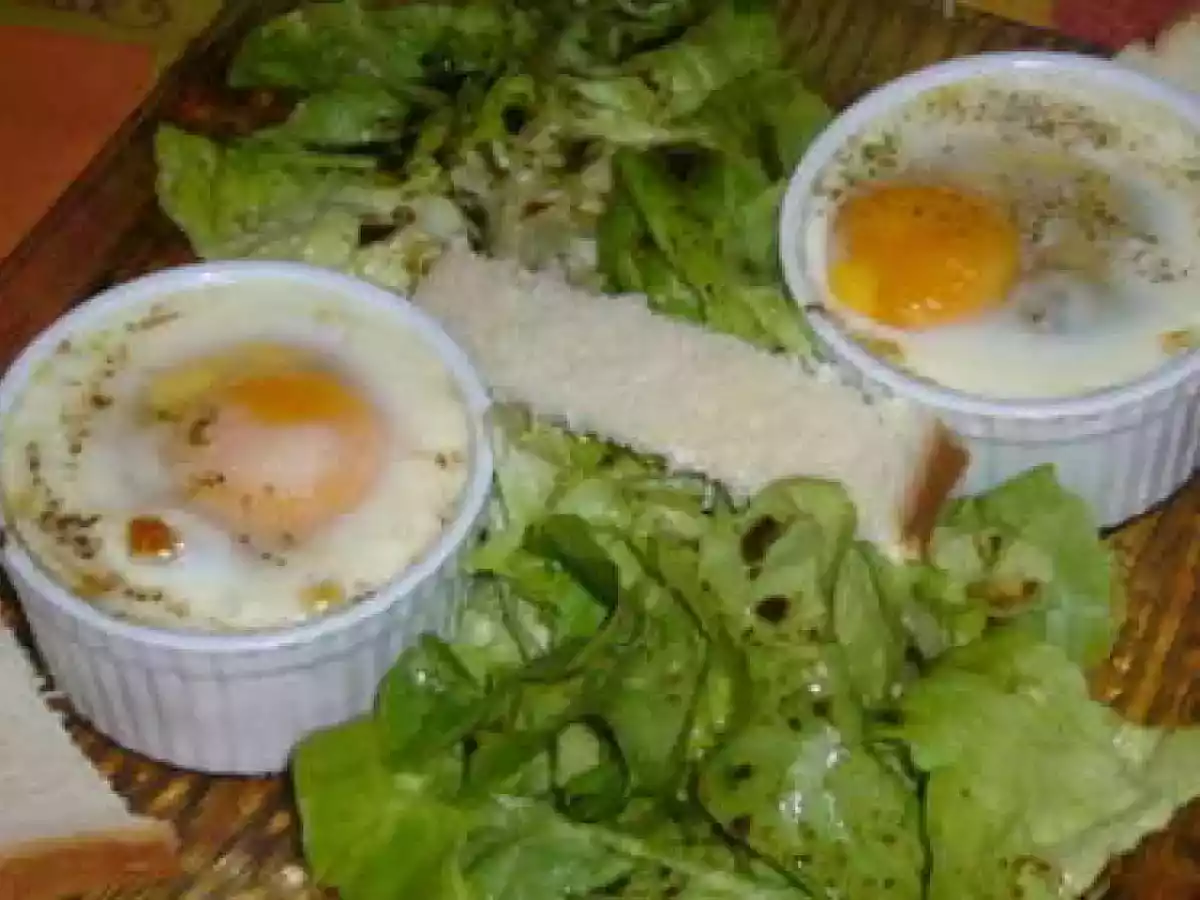 Oeufs cocottes à la brousse et aux champignons