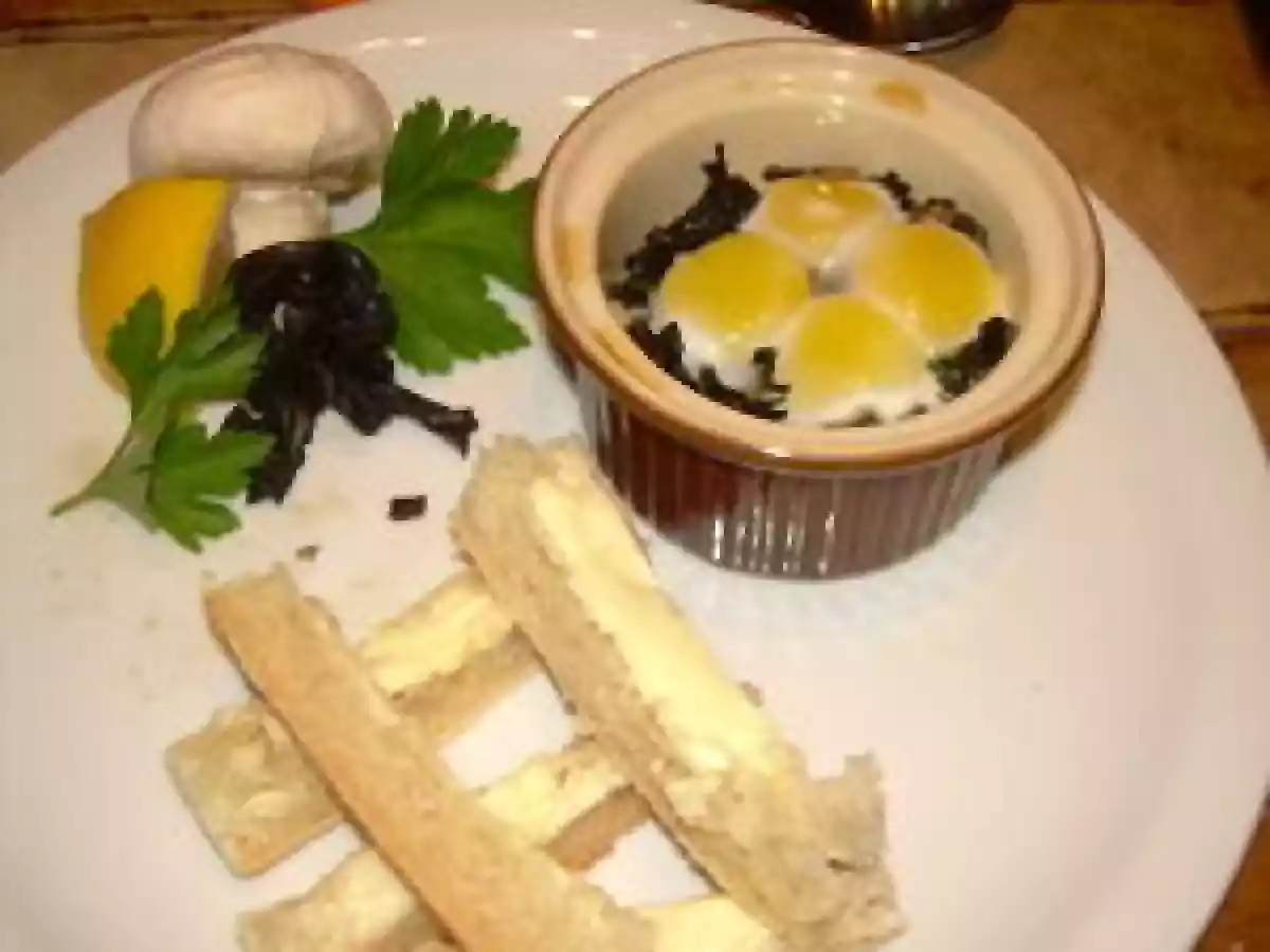 Oeufs de caille en cassolettes