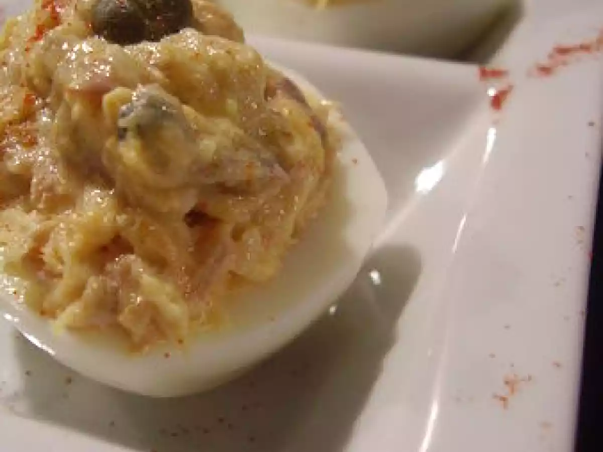 Oeufs durs farcis au maquereau.