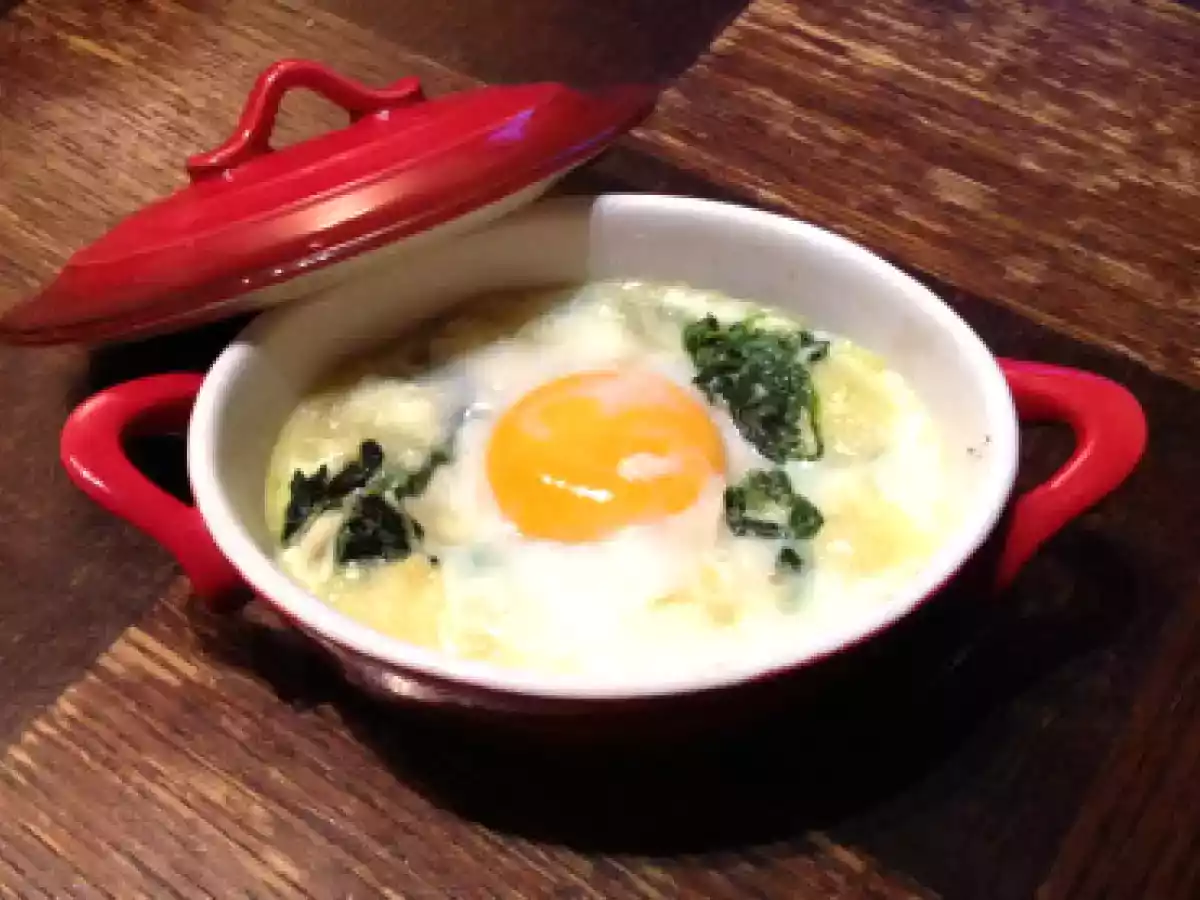 Oeufs en cocotte aux épinards et au chèvre