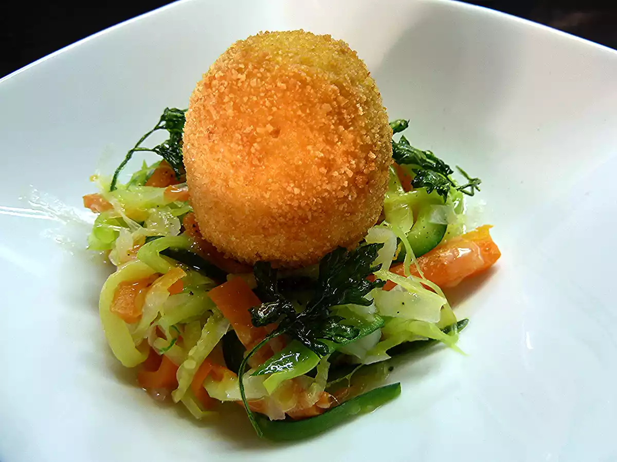 Œufs mollets sur lit de julienne de légumes