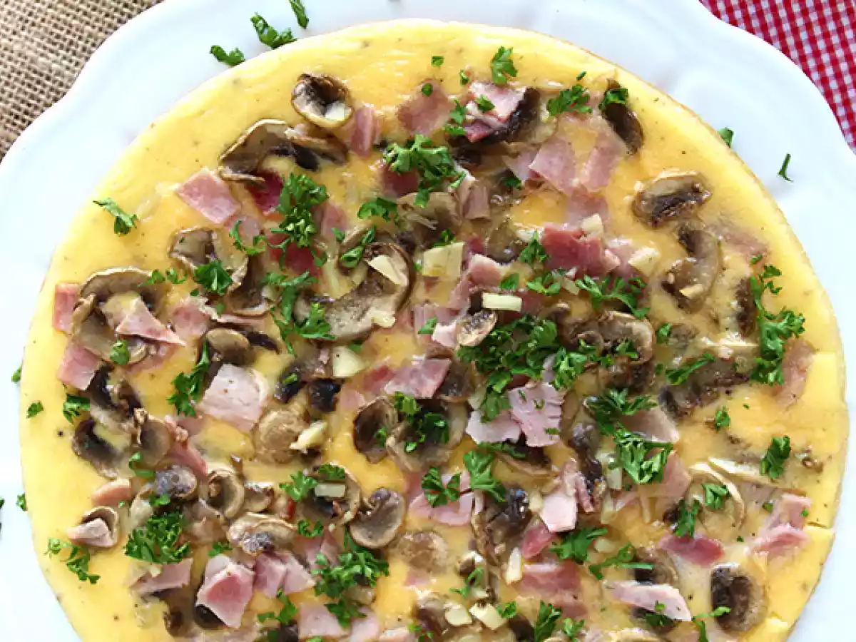 Omelette hyper simple aux champignons, jambon et persil - photo 2