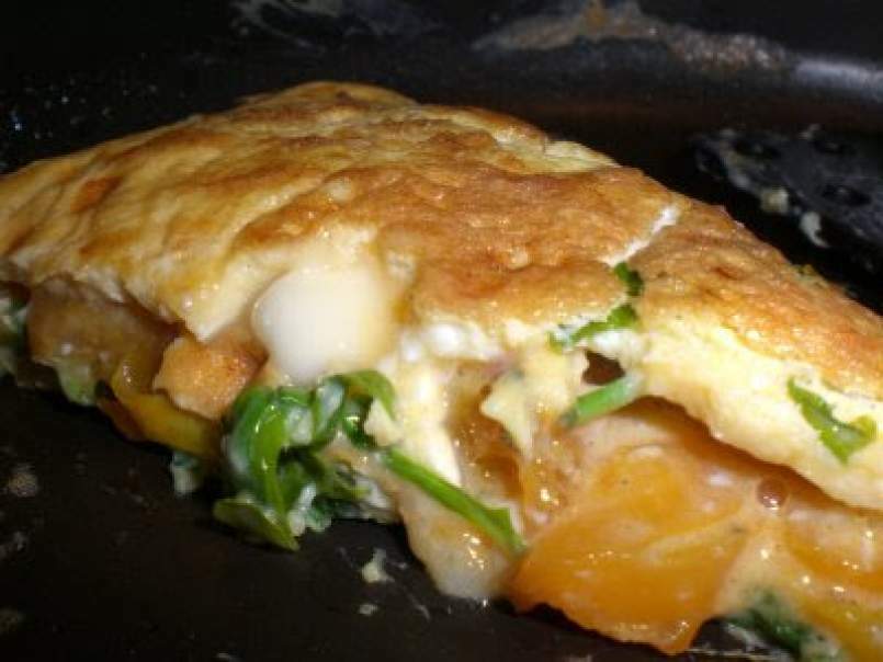 Omelette ultra moelleuse aux poivrons jaunes/chèvre/roquette, photo 1
