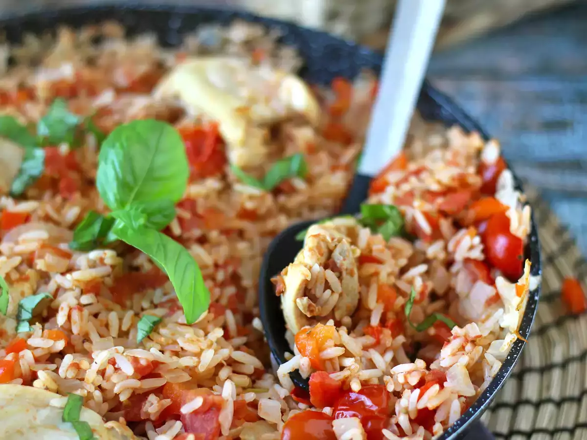 One pot au poulet, riz à la tomate et au poivron - photo 3