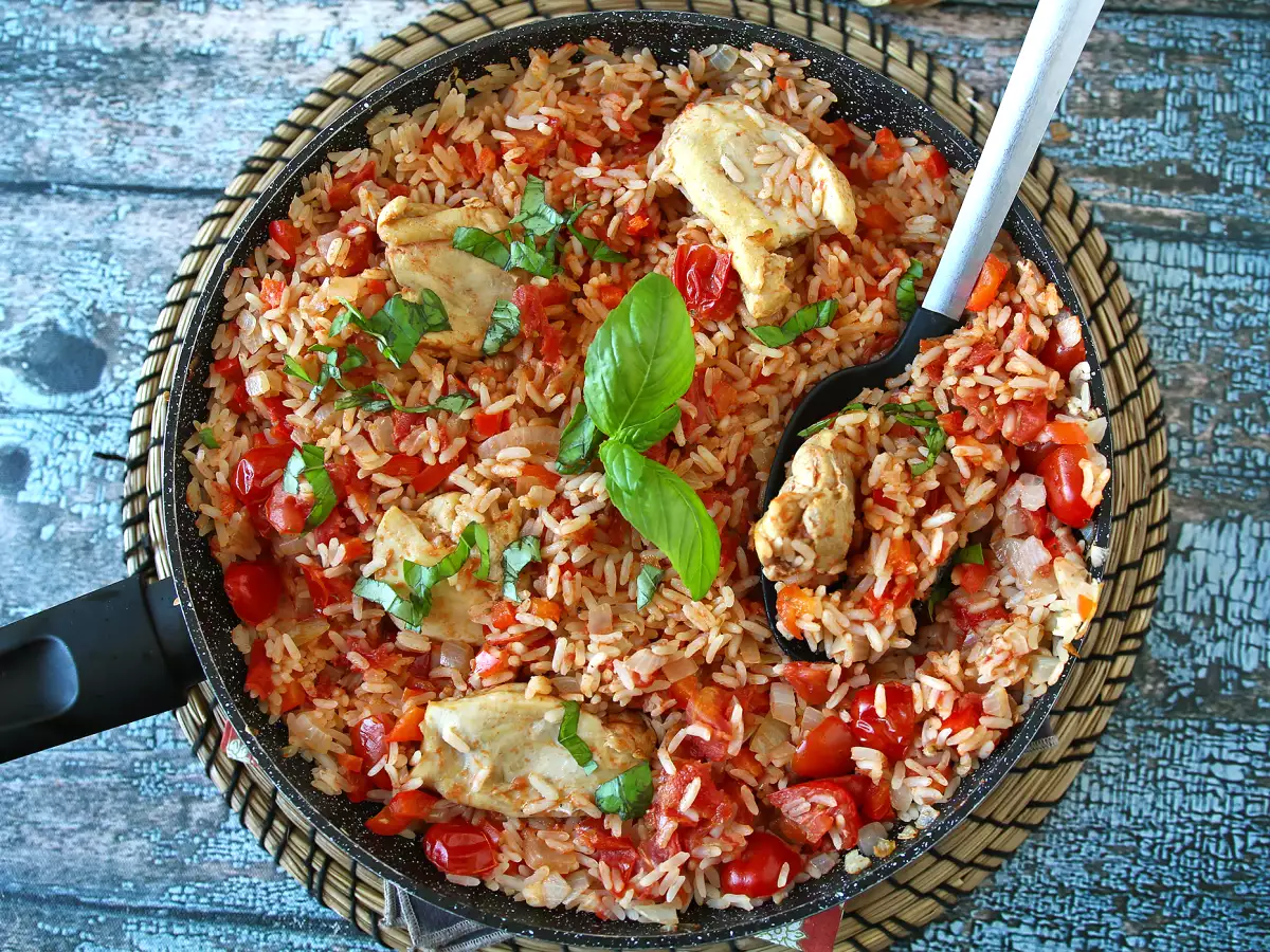 One pot au poulet, riz à la tomate et au poivron - photo 5