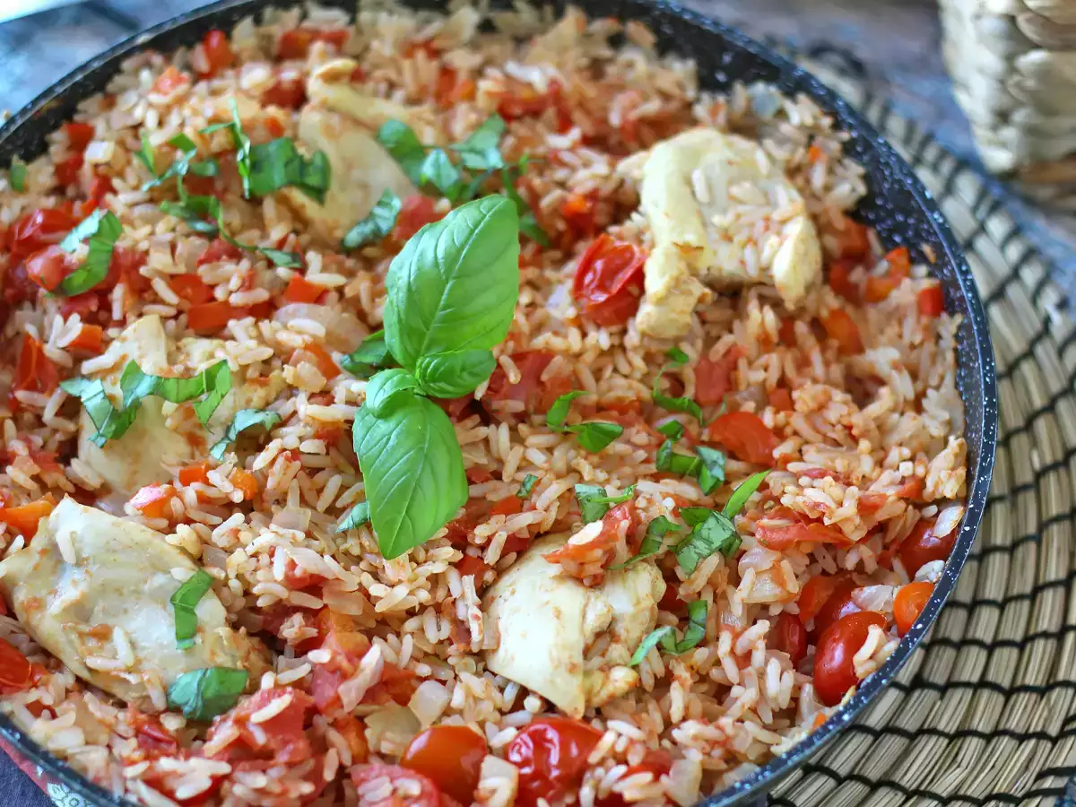 One pot au poulet, riz à la tomate et au poivron - photo 6