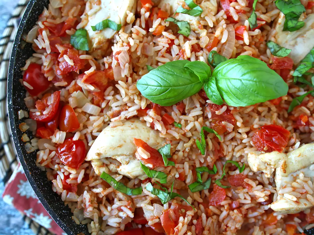 One pot au poulet, riz à la tomate et au poivron - photo 4