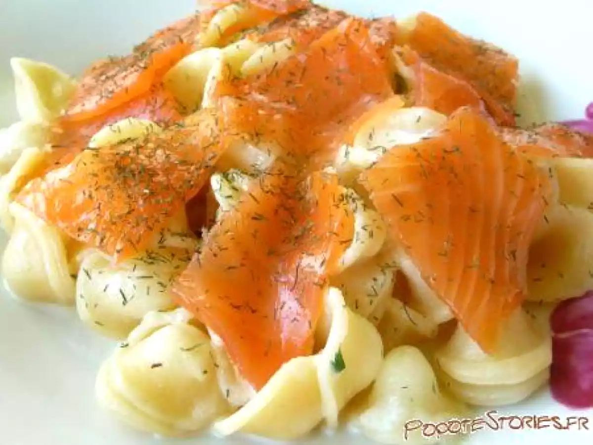 ORECCHIETTE A LA CREME DE PROVOLONE ET AU SAUMON FUME