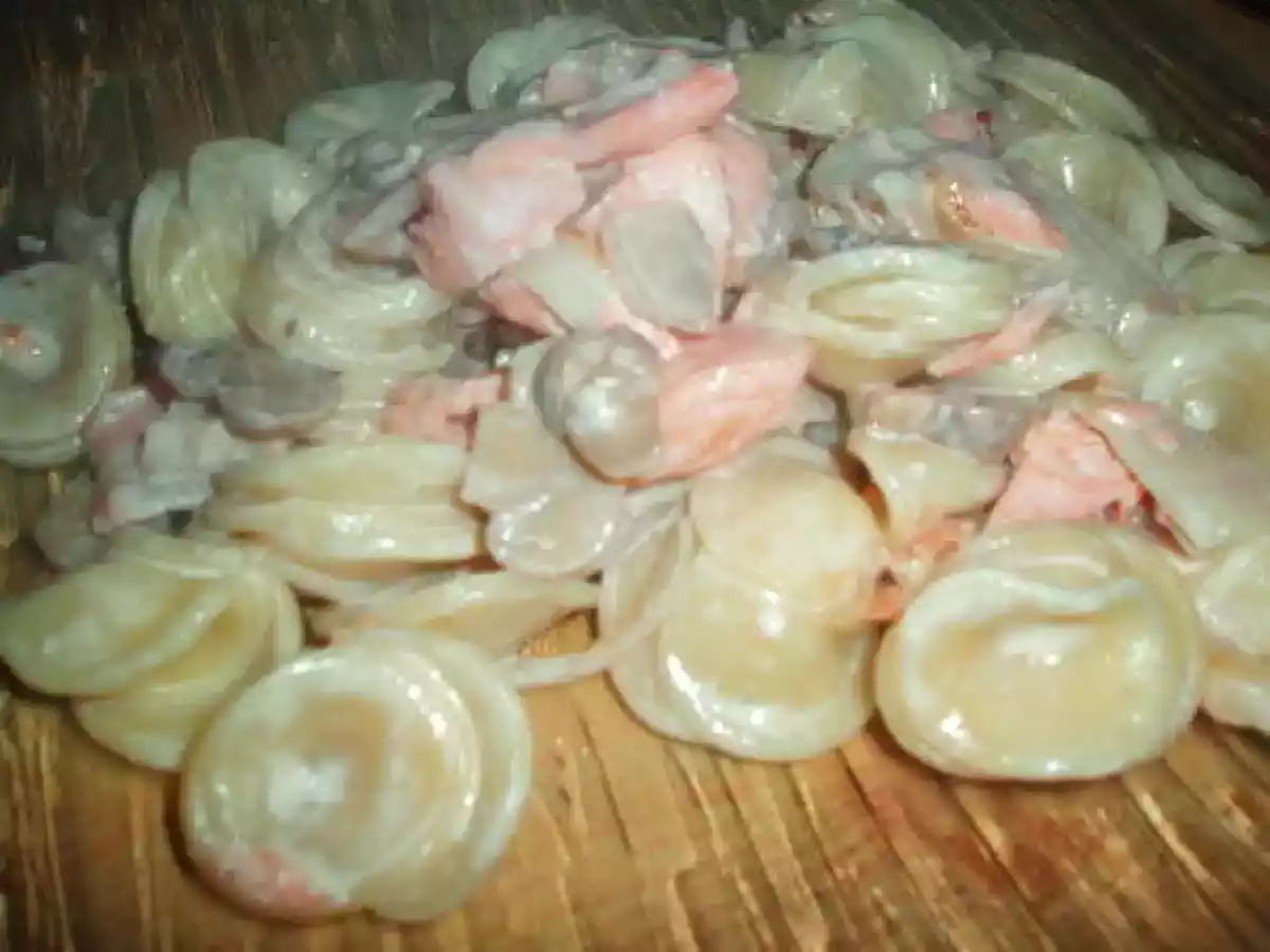 Orecchiette au saumon et champignons