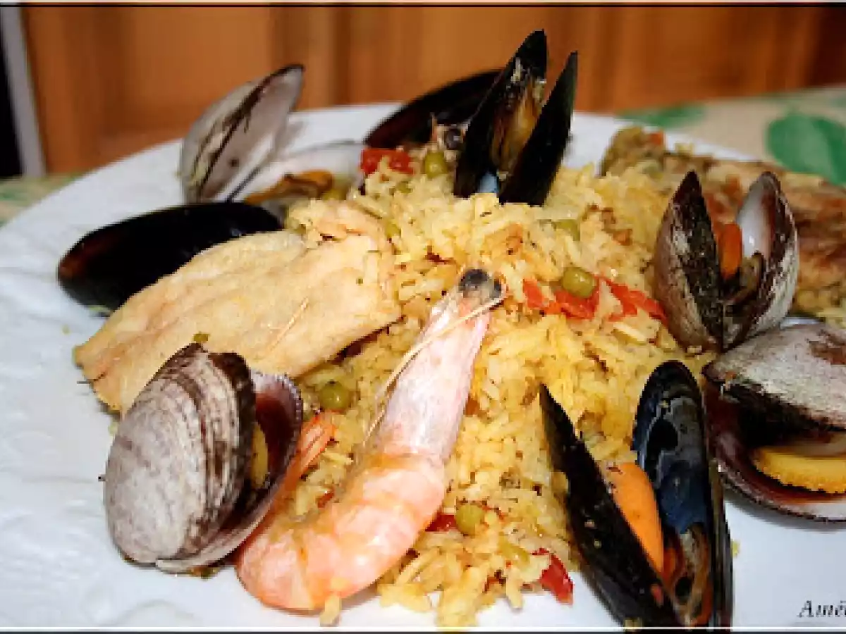 PAELLA VALENCIANA