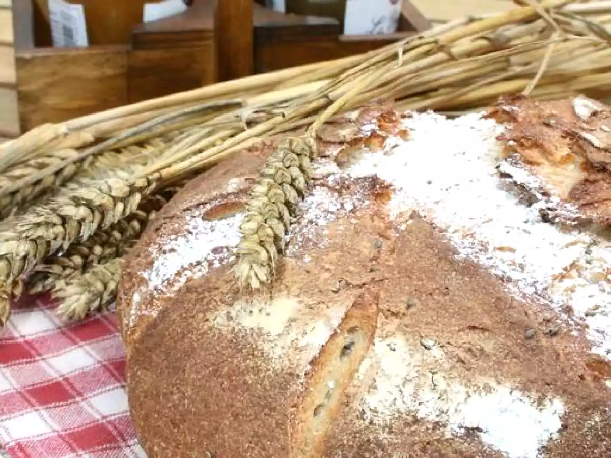 ^^Pain à la farine de quinoa et au sésame noir/La Roche du Diable (Vosges)^^