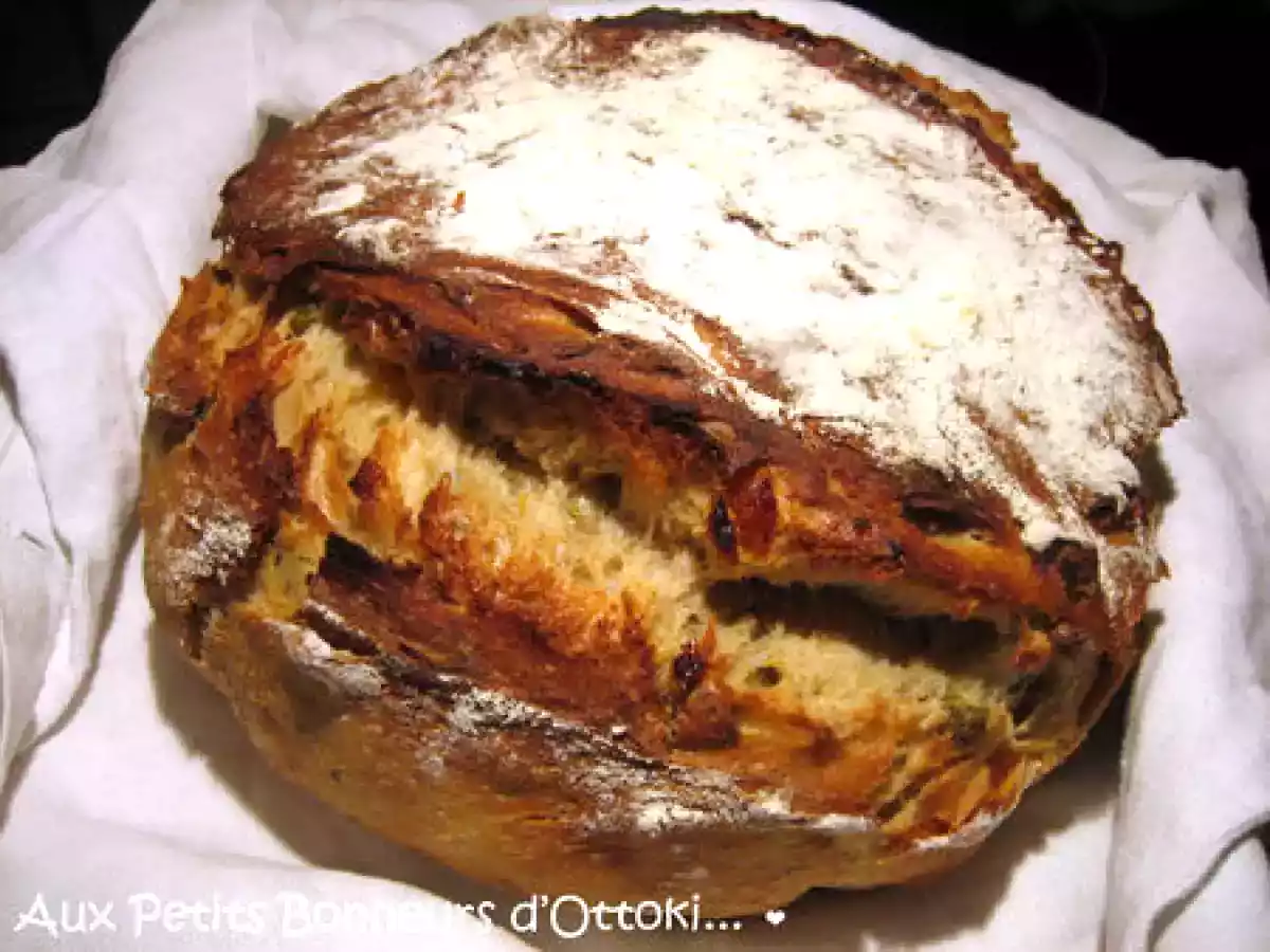 Pain au levain, noisettes, cranberries, pistaches et raisins secs