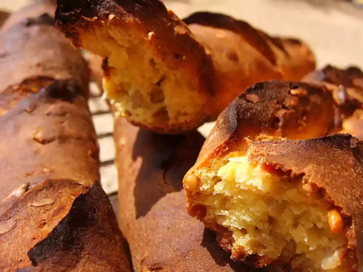 Pain au Maïs au Levain aux Raisins.