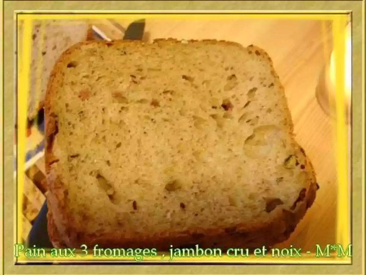 Pain aux 3 fromages, jambon cru et noix