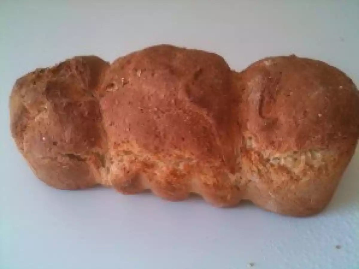 PAIN AUX CEREALES ET AU MIEL