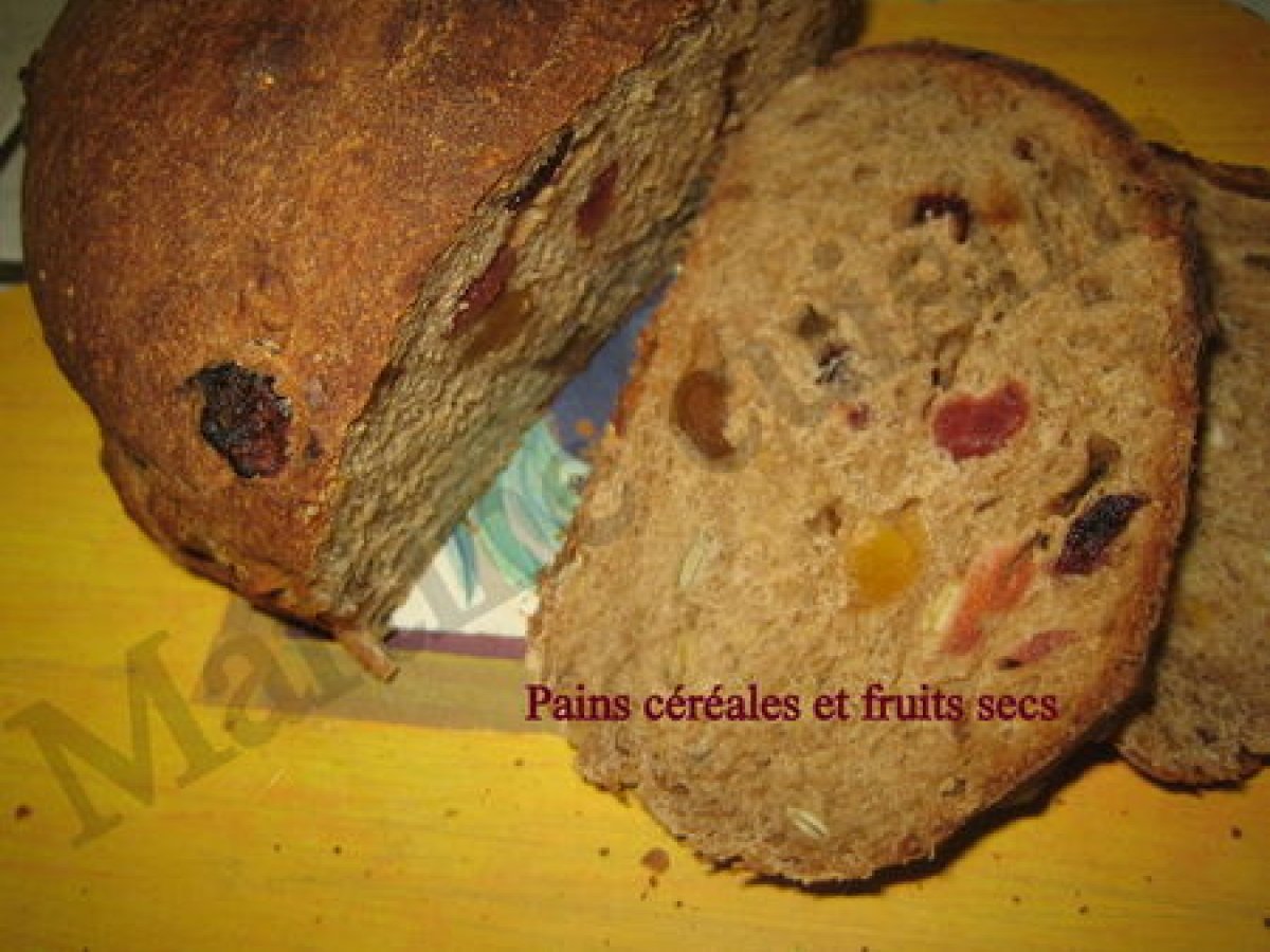 Pain aux céréales et aux fruits secs