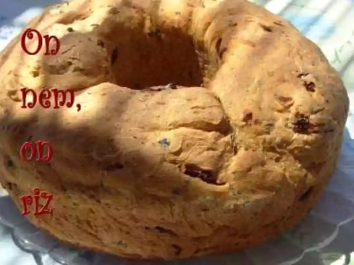 Pain aux olives, tomates séchées et origan