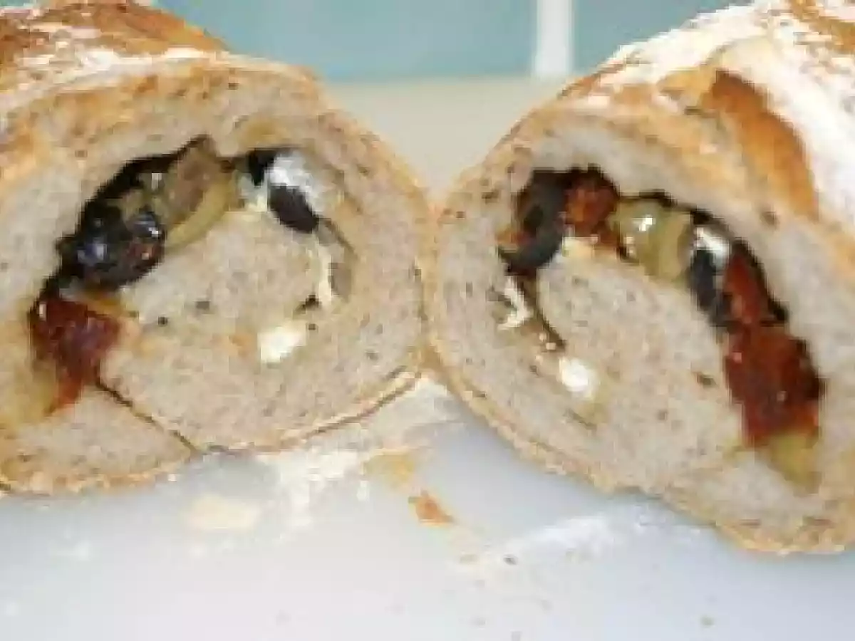 Pain aux tomates séchées, chèvre et olives - photo 2