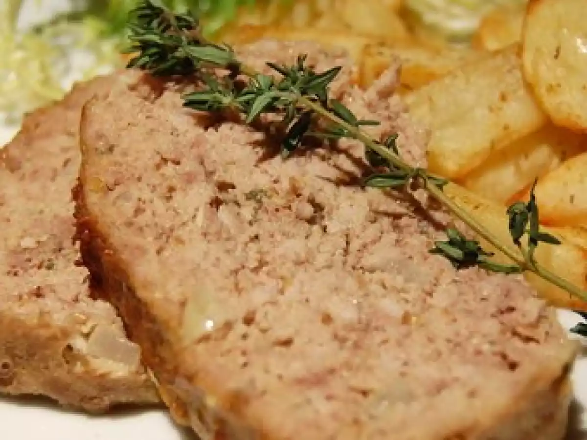 Pain aux trois viandes et à l'oignon