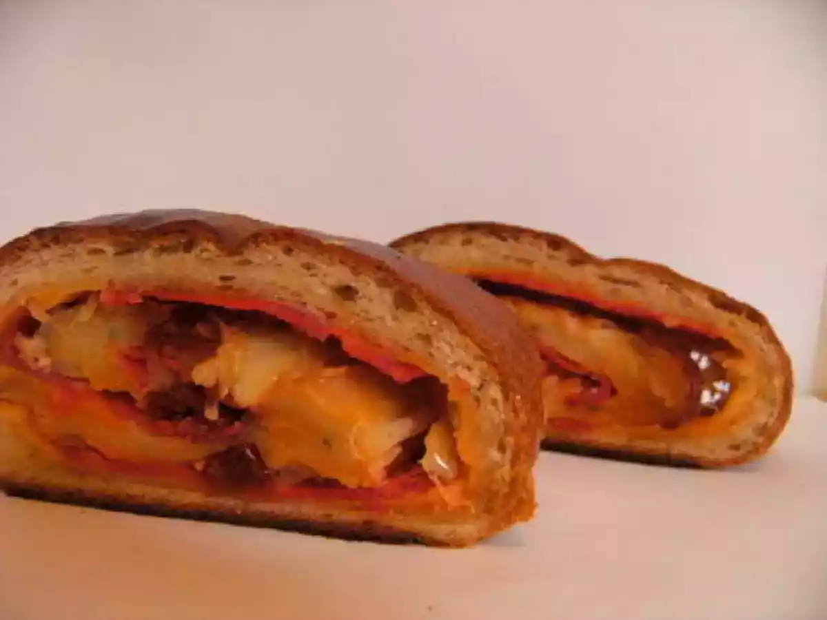 Pain brioché Chorizo, tomates séchées, thym