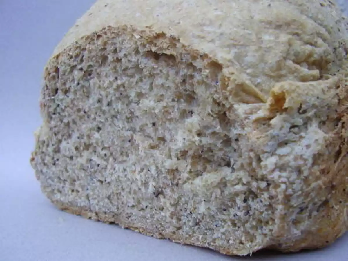 Pain d'épeautre pavot et sésame.