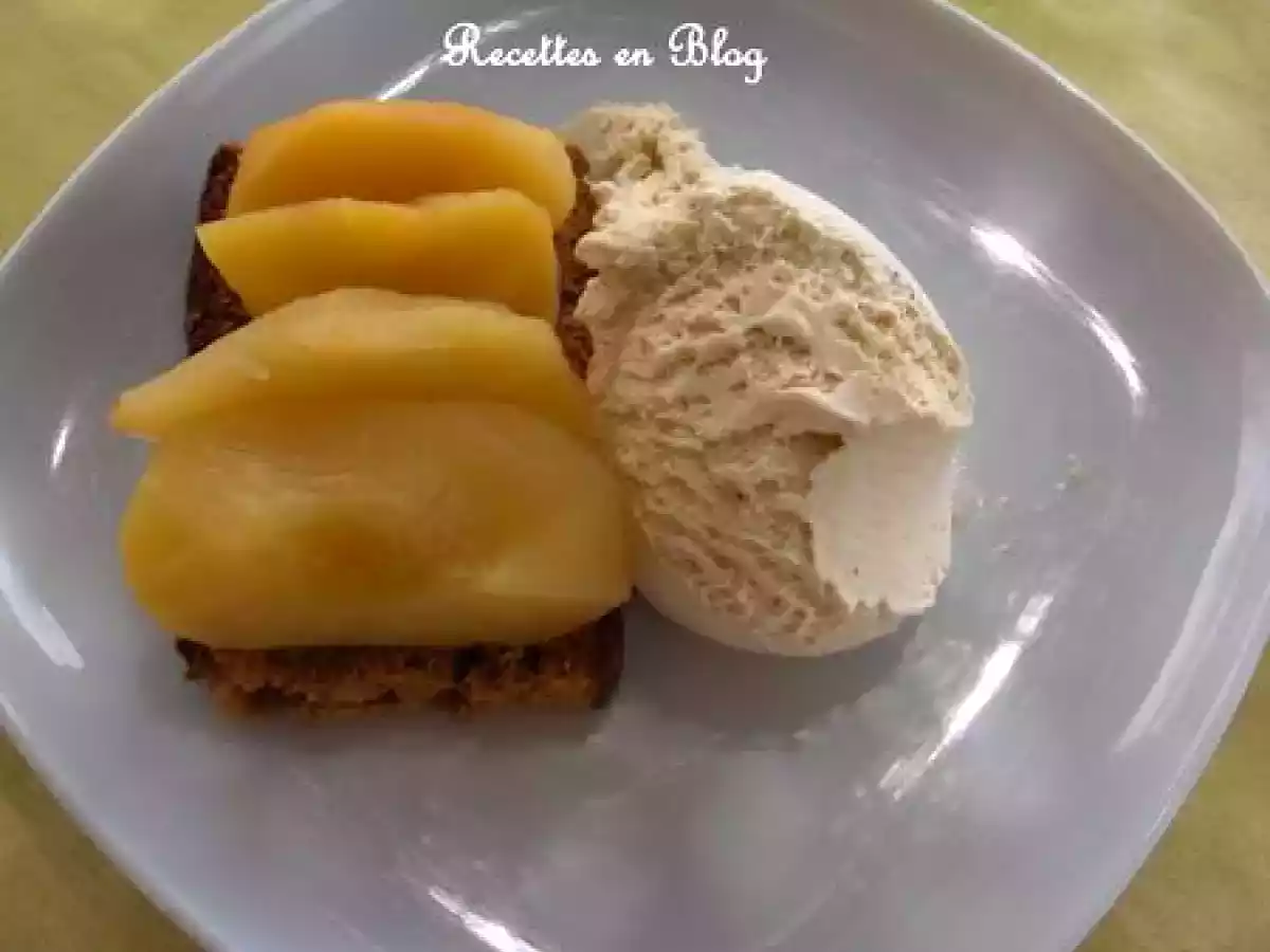 PAIN D'EPICES AUX POMMES ET SA GLACE A LA VANILLE