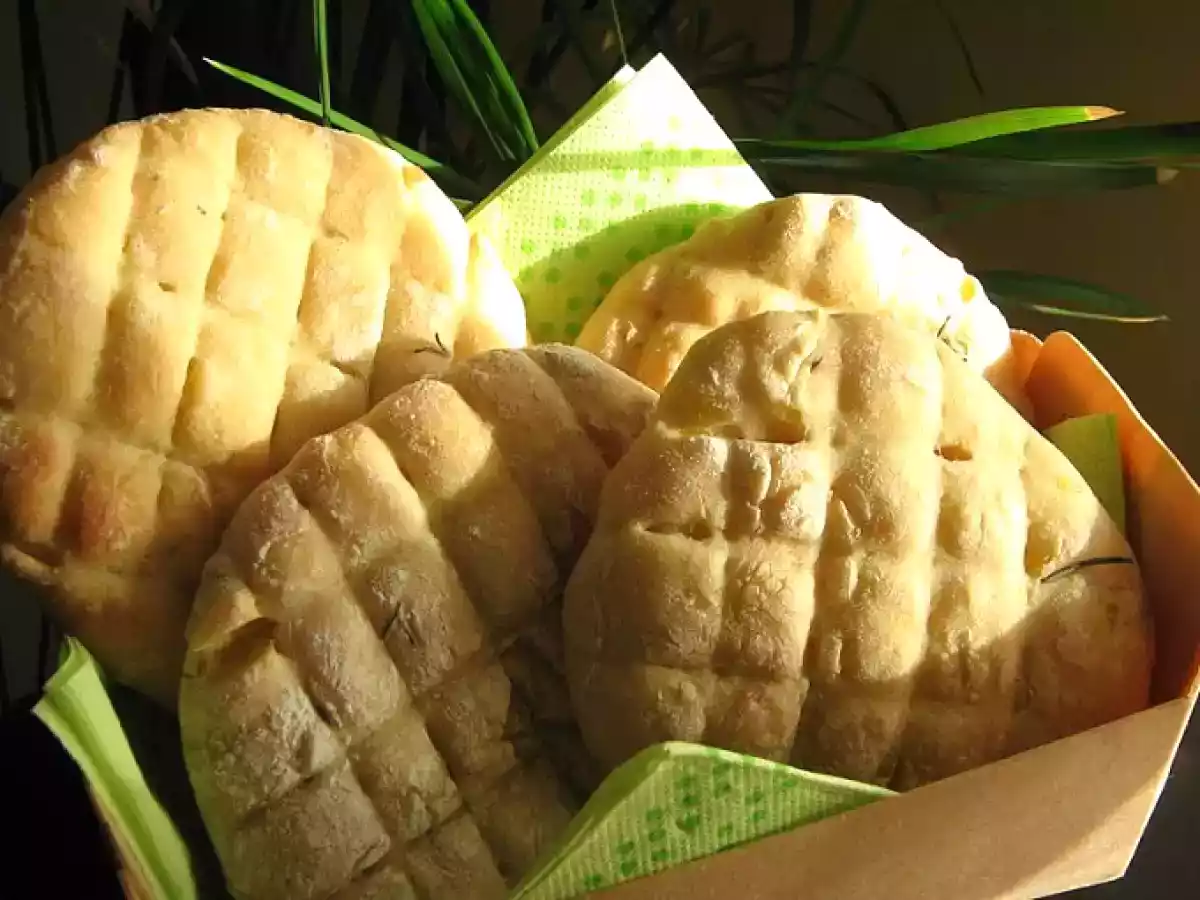 Pain de pommes de terre et romarin