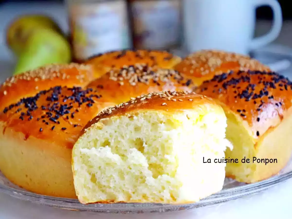 Pain de Radia aux graines de sésame dorées et noires