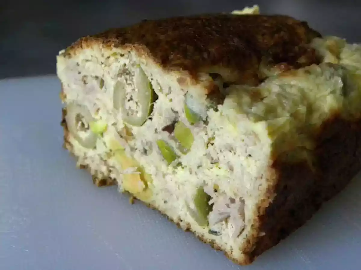 Pain de thon aux olives, pistaches et fromage de chèvre