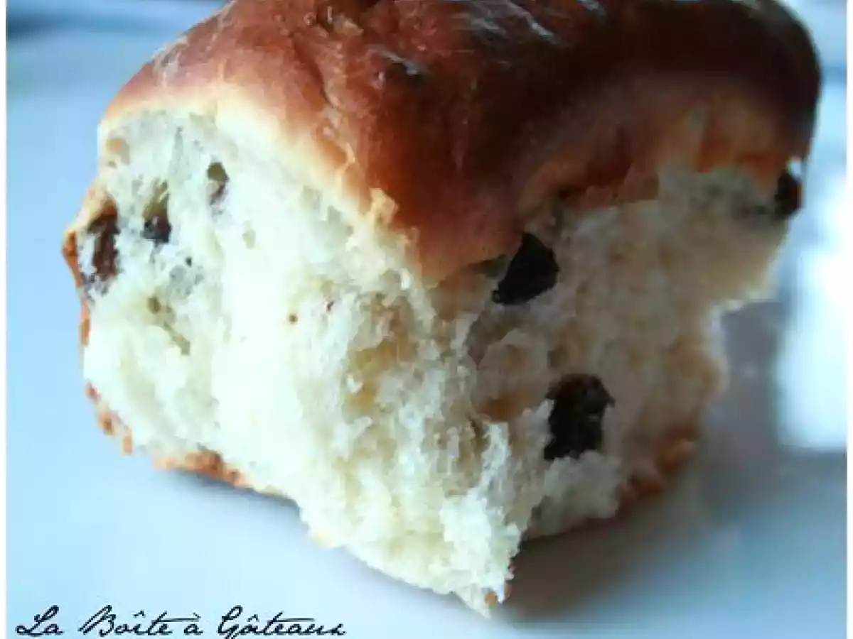 Pain fondant au lait et aux raisins