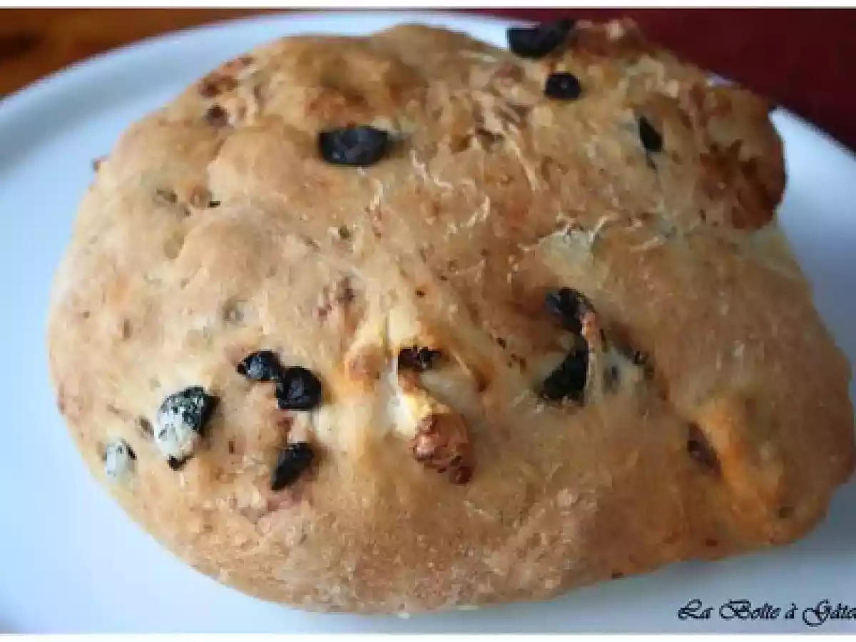 Pain grec aux olives, tomates séchées et feta !