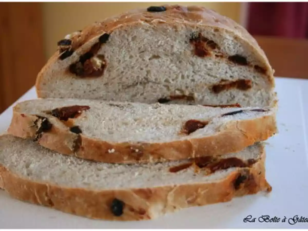 Pain grec aux olives, tomates séchées et feta ! - photo 2