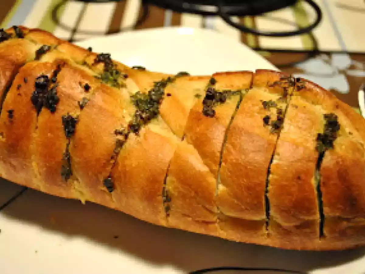 Pain grillé au beurre à l'ail et aux herbes - photo 2