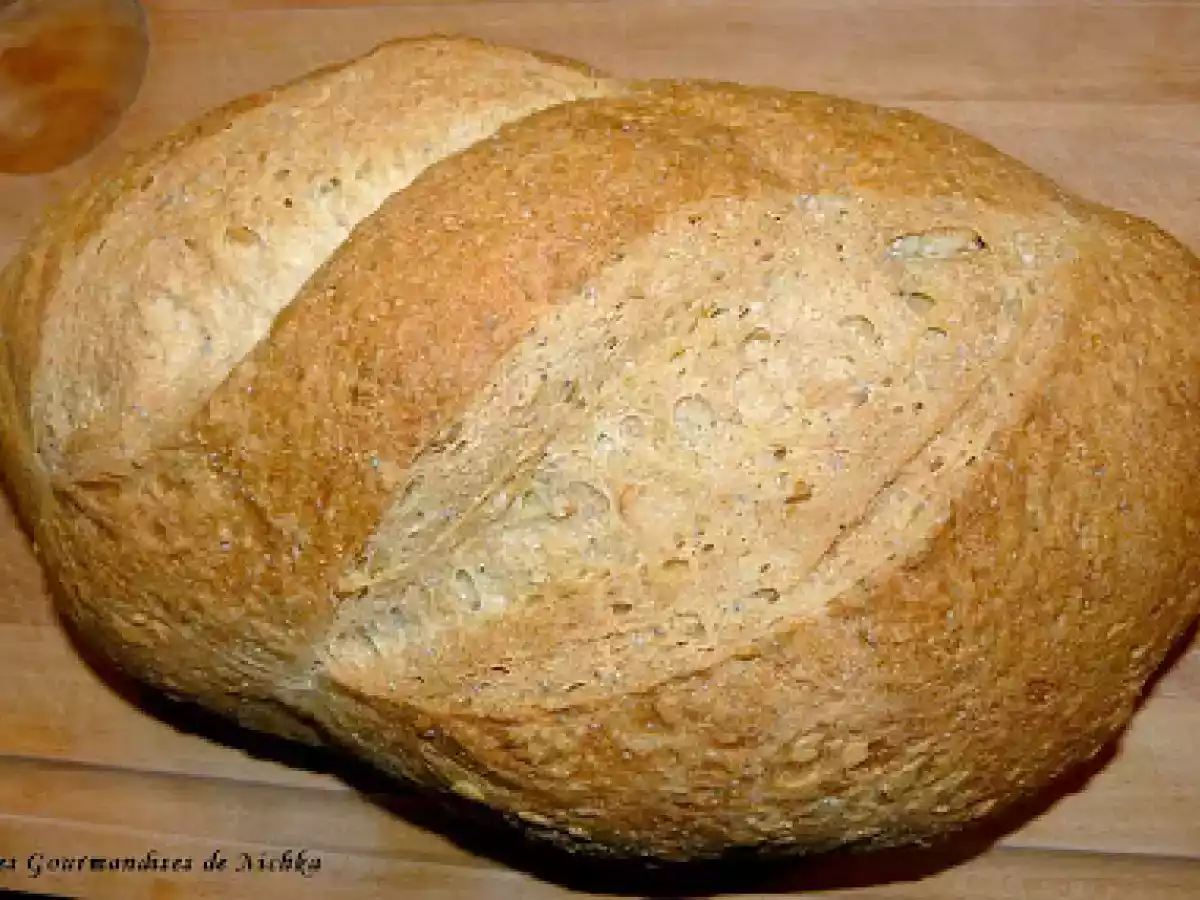Pain marocain à la semoule de blé et aux graines