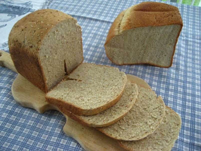 Pain multi-grains de campagne et pain mi-brun mi-blanc, photo 1