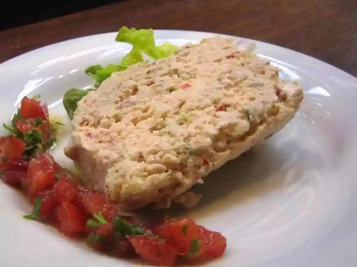 Pain ou terrine de poisson ultra simple parfumée aux piquillos