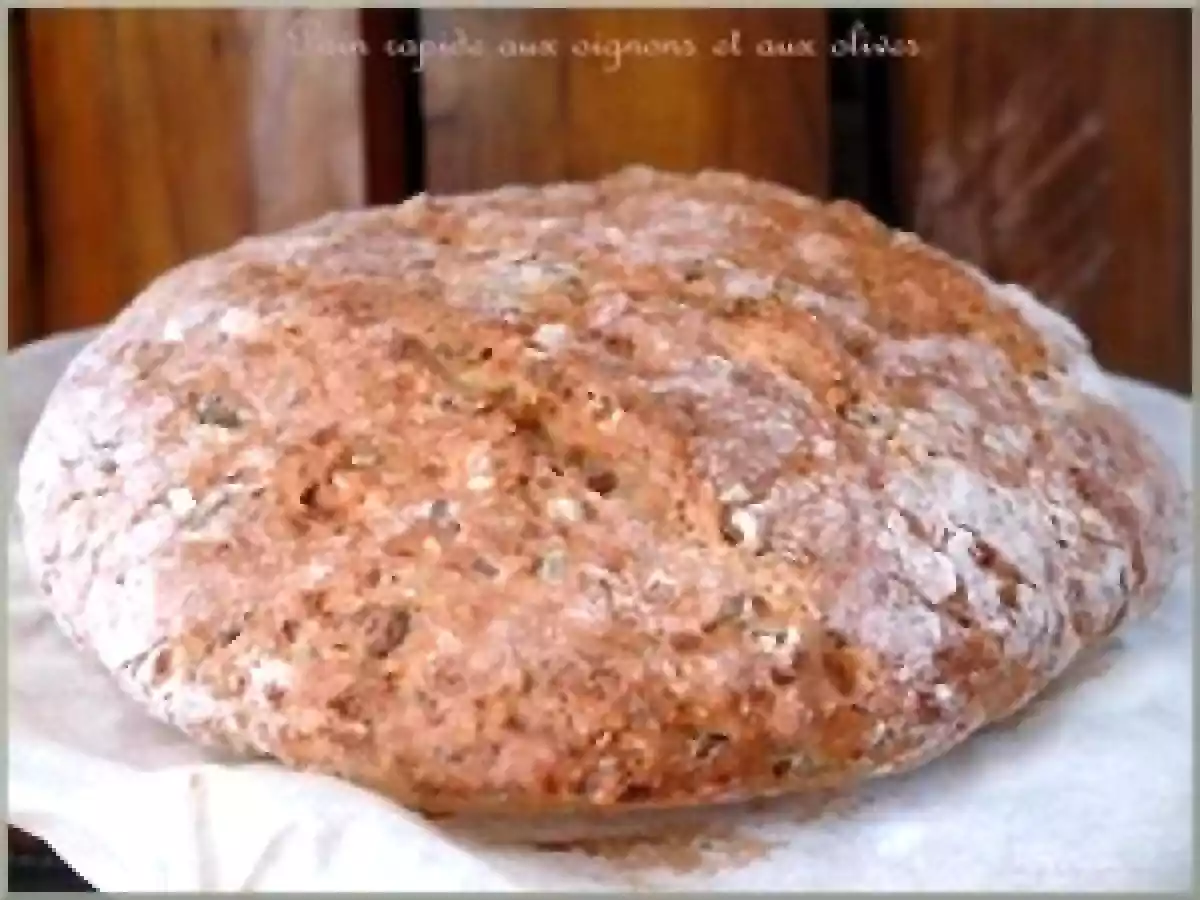 Pain rapide aux oignons et aux olives
