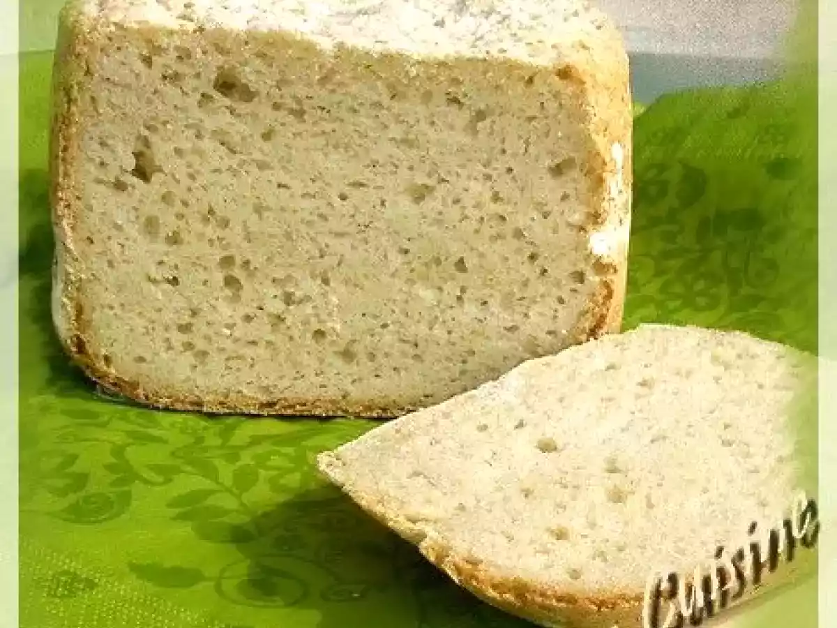 Pain sans gluten avec sirop de tapioca et compote de pommes