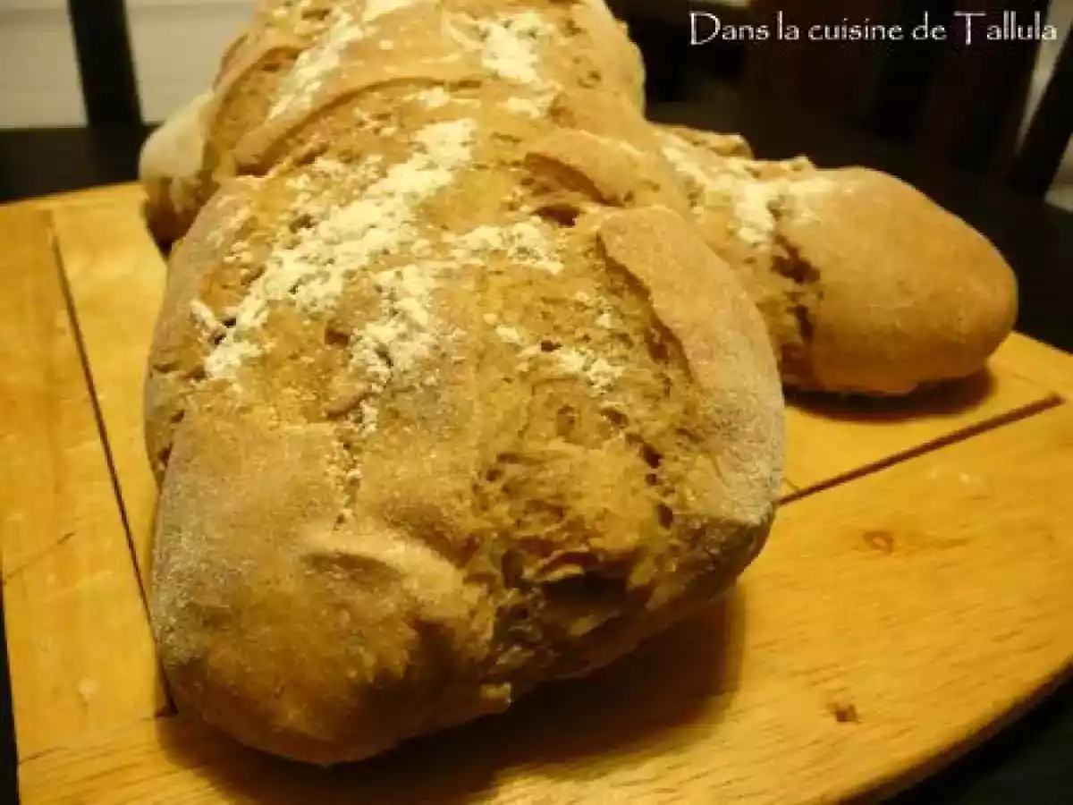 Pain semi complet au seigle, noisettes et piment d'Espelette