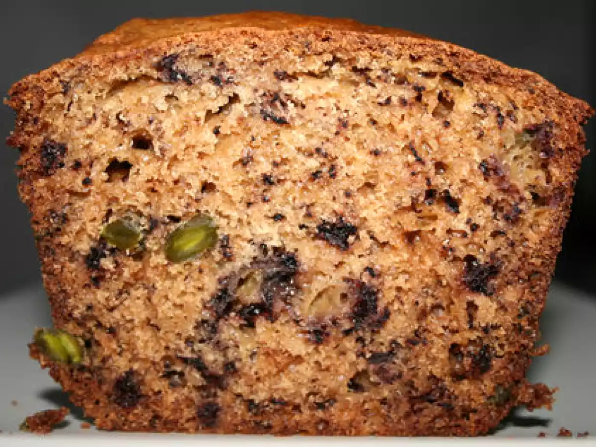 Pain sucré à la banane et aux pistaches